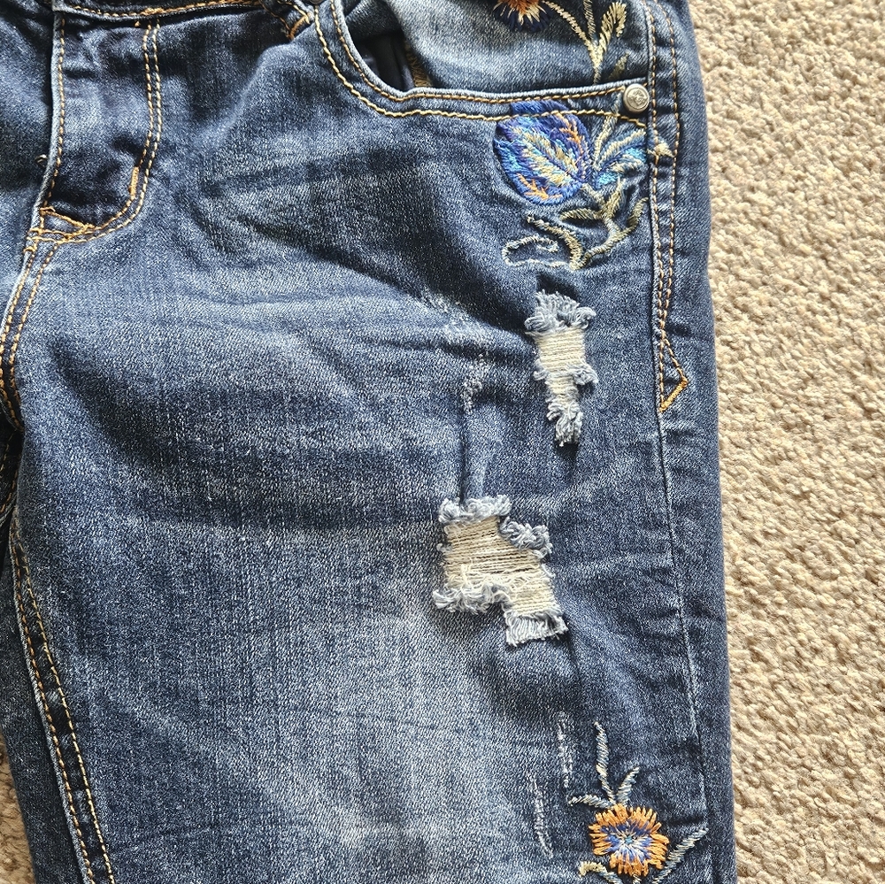 Embroidered Jeans - Picture 3 of 11